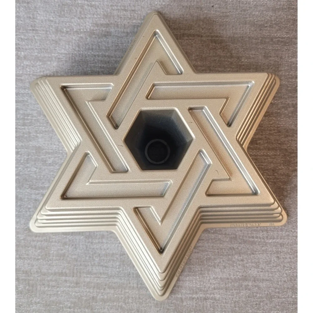 Williams Sonoma Star of David Bundt Cake Pan Nordic Ware‎ Gold Bakeware